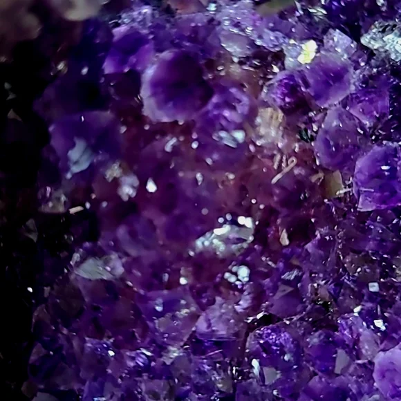 Deep Purple Amythyst HQ grade from Uraguay